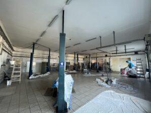 Malovaní servisní haly Peugeot Jonal Hodonín